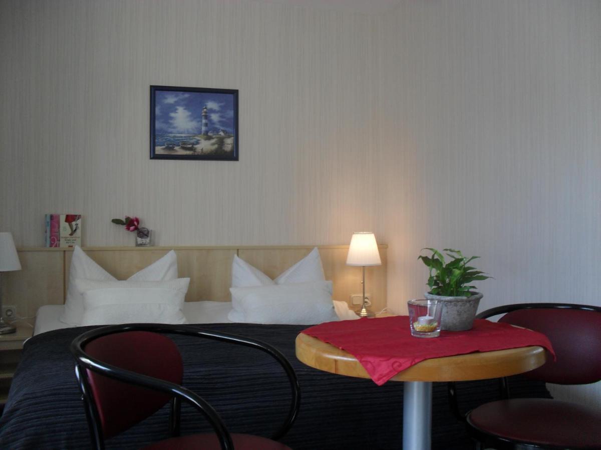 Wiek auf Rügen Hotel-Pension Zur Mole מראה חיצוני תמונה
