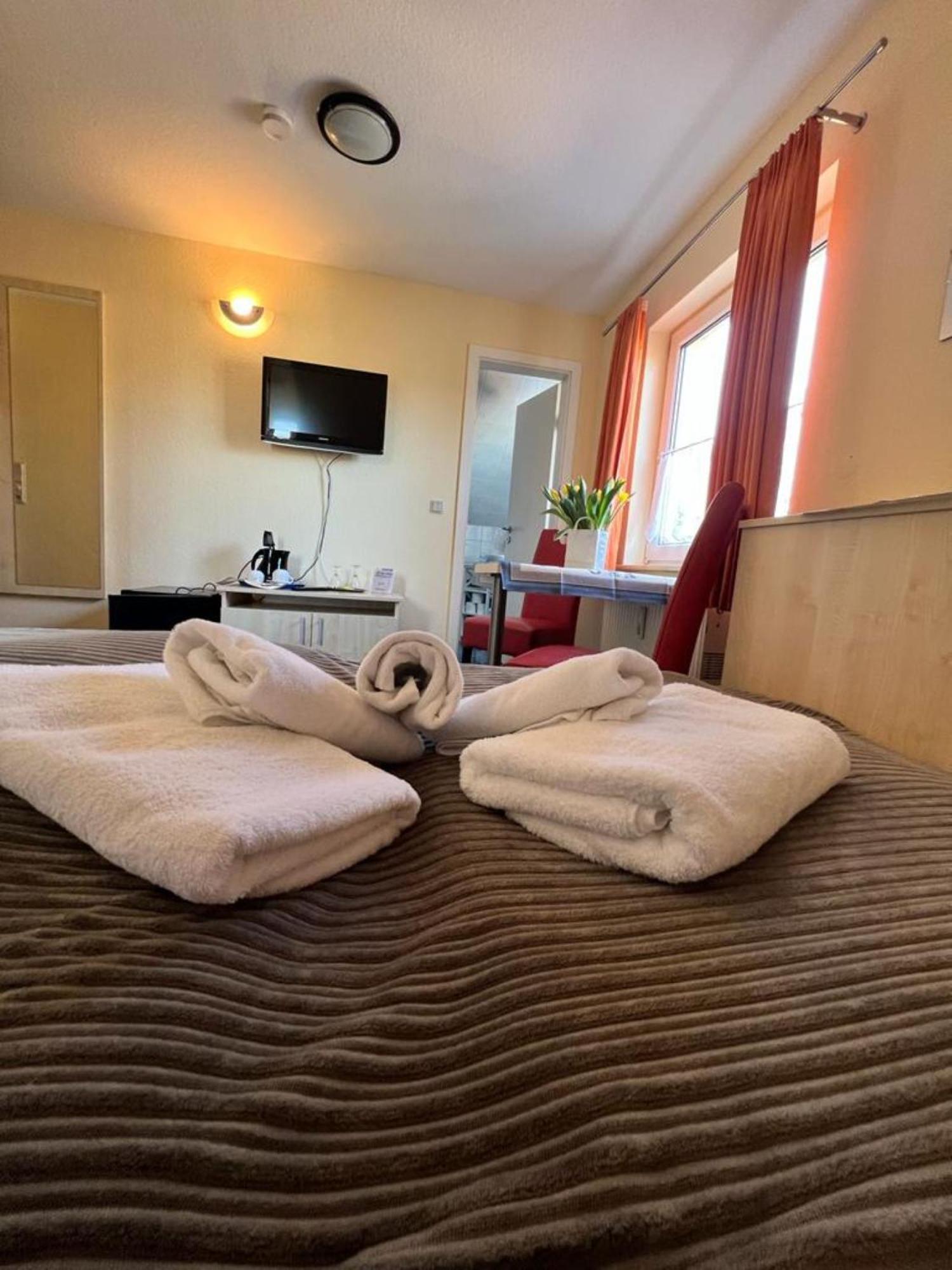 Wiek auf Rügen Hotel-Pension Zur Mole מראה חיצוני תמונה