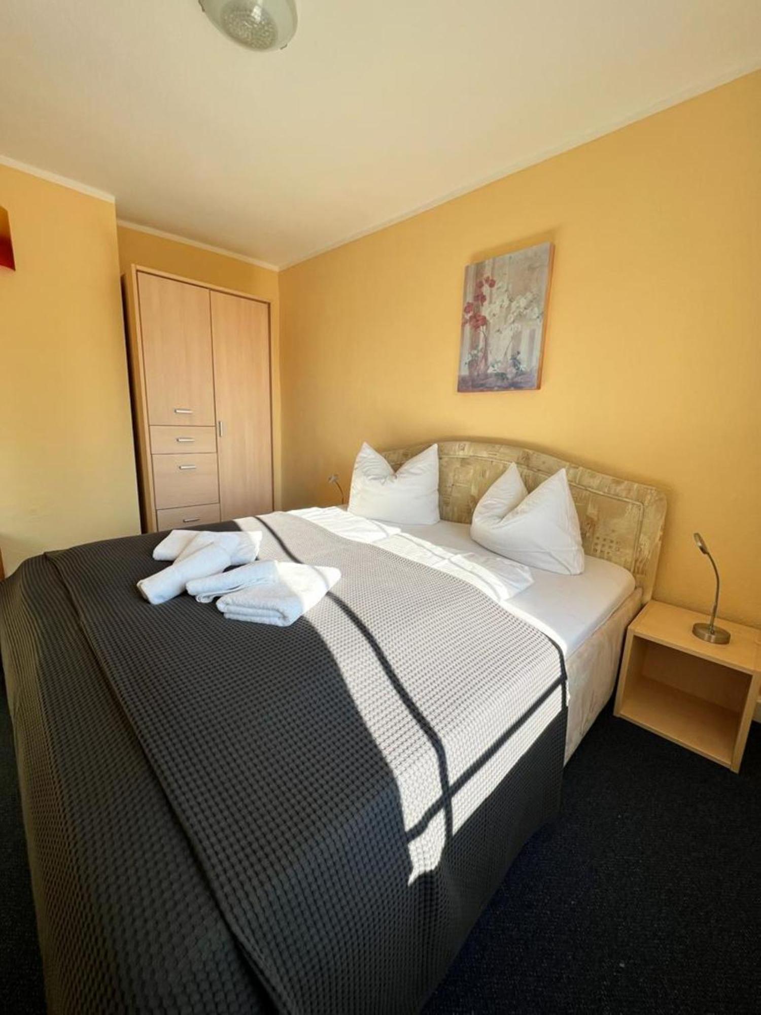 Wiek auf Rügen Hotel-Pension Zur Mole מראה חיצוני תמונה